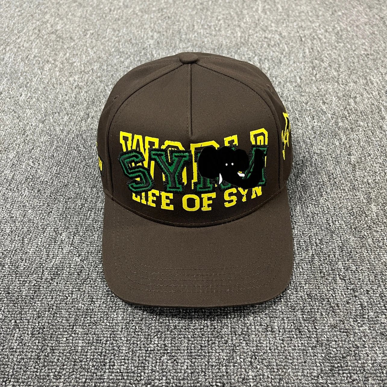 做旧开裂印花 恶行刺绣 弯檐帽 棕色 SY-201