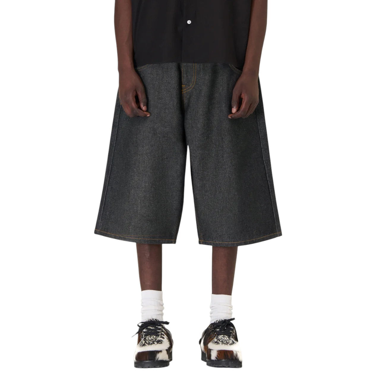 OFFCODE ARCHIVE USA Men's Aziza Black Raw Jorts 01